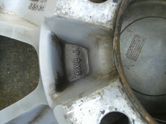 ขายยาง BF all 265/75/16ปี14 พร้อมล้อสวยๆครับ