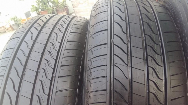 ขายยางถอดป้ายแดง michelin primacy lc 215/55r17 ยางผลิตสัปดาห์ที่ 30 ปี14 ริ้วและสีหน้ายางมีทุกเส้นครับ ขายทั้งชุด 14,500 บาทพร้อมเปลี่ยนถ่วงครับ สนใจติดต่อเล็กคลองสามครับ 081-3747940