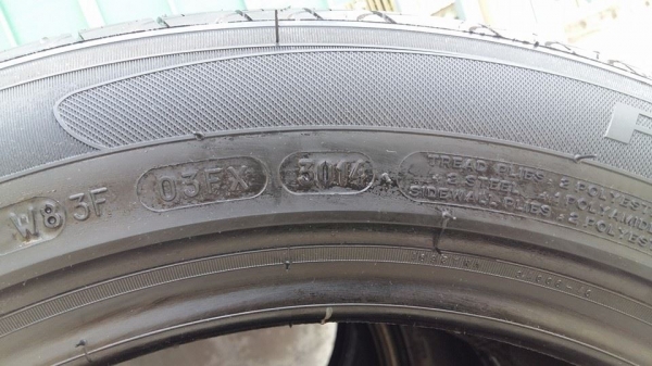 ขายยางถอดป้ายแดง michelin primacy lc 215/55r17 ยางผลิตสัปดาห์ที่ 30 ปี14 ริ้วและสีหน้ายางมีทุกเส้นครับ ขายทั้งชุด 14,500 บาทพร้อมเปลี่ยนถ่วงครับ สนใจติดต่อเล็กคลองสามครับ 081-3747940