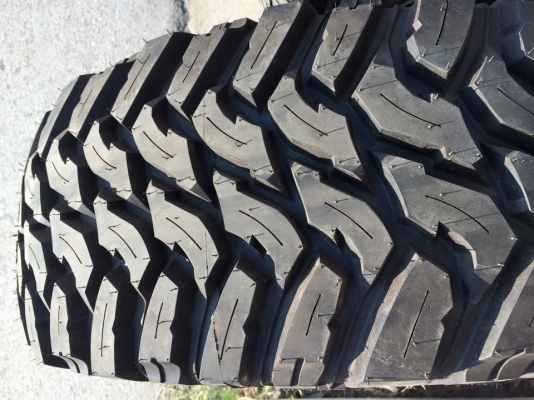 Mud-terrain Cooper Discoverrer ขนาด 35 12.5 r15