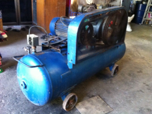 ปั๊มลม IWATA 5 HP