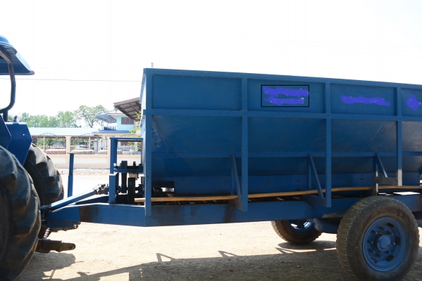 ขายเครื่องหว่านขี้ไก่