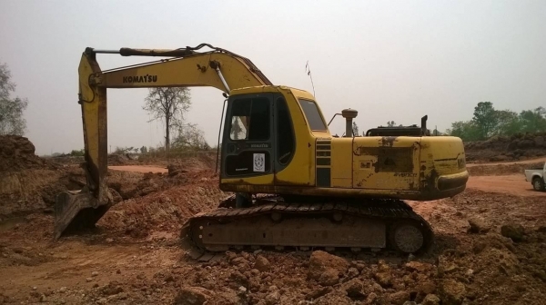 ขายแบคโฮ KOMATSU PC200-6 เอกสารเล่มทะเบียน รถใช้งานอยู่ทุกวัน ไฟครบ แอร์เย็น ราคาต่อรองได้