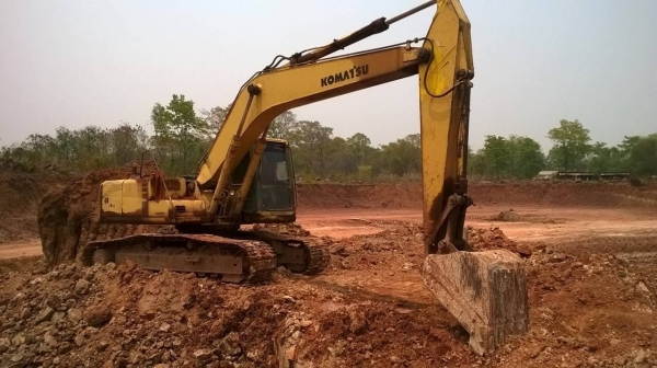 ขายแบคโฮ KOMATSU PC200-6 เอกสารเล่มทะเบียน รถใช้งานอยู่ทุกวัน ไฟครบ แอร์เย็น ราคาต่อรองได้ ขายแบคโฮ KOMATSU PC200-6 เอกสารเล่มทะเบียน รถใช้งานอยู่ทุกวัน ไฟครบ แอร์เย็น ราคาต่อรองได้