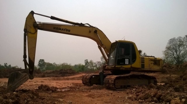 ขายแบคโฮ KOMATSU PC200-6 เอกสารเล่มทะเบียน รถใช้งานอยู่ทุกวัน ไฟครบ แอร์เย็น ราคาต่อรองได้ ขายแบคโฮ KOMATSU PC200-6 เอกสารเล่มทะเบียน รถใช้งานอยู่ทุกวัน ไฟครบ แอร์เย็น ราคาต่อรองได้