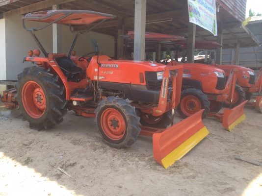 ขาย L4508 อุปกรณ์หน้า  หลังตราช้าง รถเดิมๆพร้อมใช้