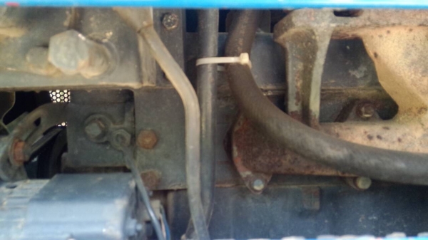 รถไถ 2 เพลา ทำเป็นรถตัก ตักใส่10ล้ิไดัสบาย แรงดี