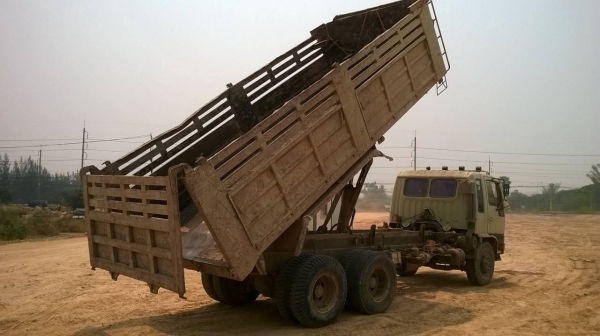 ขาย 10 ล้อดั้ม HINO FM3H เครื่องเดิม HO7D 195 แรงม้า เกียร์เดิม สโลว์เดิม รถวิ่งงานอยู่ทุกวัน