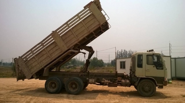 ขาย 10 ล้อดั้ม HINO FM3H เครื่องเดิม HO7D 195 แรงม้า เกียร์เดิม สโลว์เดิม รถวิ่งงานอยู่ทุกวัน