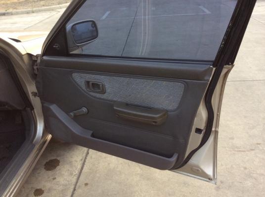 ขายรถนิสสัน NV wingroad แคปใหญ่ ปี2000 เครื่อง 1.5 เกียร์ออโต้ ติดแก๊สLPG (ใช้ได้2ระบบ) เพาเวอร์ ภายในสวยๆเดิมๆสะอาด แอร์เย็นฉ่ำ วิทยุCD ตัวถังสวยเดิม ห้องเครืองเดิม สีเต็มเงาสวย แม็กลายกล้วยกว้าง 8" ทะเบียนสวยไม่ถอด รถขับดี พร้อมใช้ได้เลยครับ