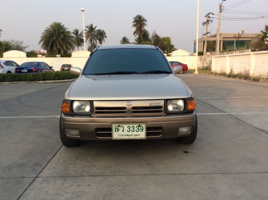 ขายรถนิสสัน NV wingroad แคปใหญ่ ปี2000 เครื่อง 1.5 เกียร์ออโต้ ติดแก๊สLPG (ใช้ได้2ระบบ) เพาเวอร์ ภายในสวยๆเดิมๆสะอาด แอร์เย็นฉ่ำ วิทยุCD ตัวถังสวยเดิม ห้องเครืองเดิม สีเต็มเงาสวย แม็กลายกล้วยกว้าง 8" ทะเบียนสวยไม่ถอด รถขับดี พร้อมใช้ได้เลยครับ