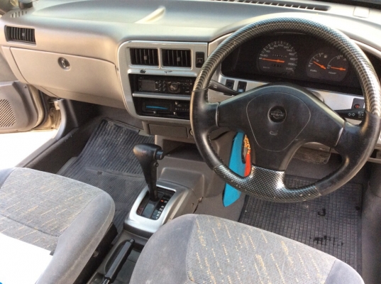 ขายรถนิสสัน NV wingroad แคปใหญ่ ปี2000 เครื่อง 1.5 เกียร์ออโต้ ติดแก๊สLPG (ใช้ได้2ระบบ) เพาเวอร์ ภายในสวยๆเดิมๆสะอาด แอร์เย็นฉ่ำ วิทยุCD ตัวถังสวยเดิม ห้องเครืองเดิม สีเต็มเงาสวย แม็กลายกล้วยกว้าง 8" ทะเบียนสวยไม่ถอด รถขับดี พร้อมใช้ได้เลยครับ