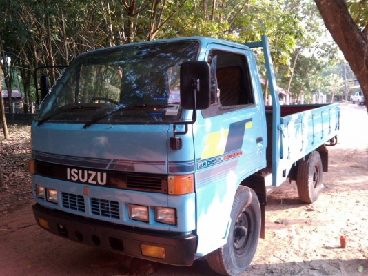 ISUZU.  NKR4ล้อ