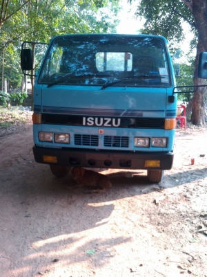 ISUZU.  NKR4ล้อ