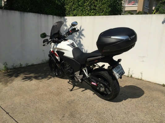 Honda CB. 500x. สีขาว. สภาพออกห้าง วิ่งน้อยมากกก. 4xxx กม 0815553654