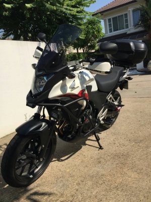 Honda CB. 500x. สีขาว. สภาพออกห้าง วิ่งน้อยมากกก. 4xxx กม 0815553654