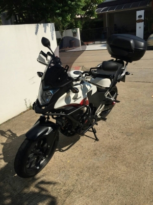 Honda CB. 500x. สีขาว. สภาพออกห้าง วิ่งน้อยมากกก. 4xxx กม 0815553654