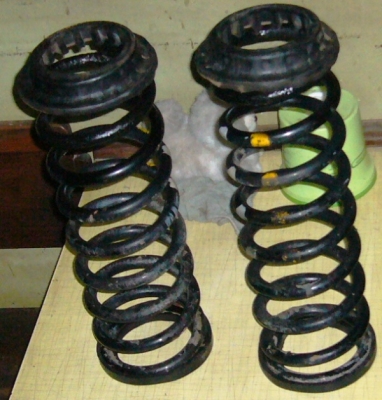 ขายสปริงคู่หลังพร่อมยางรอง เปอร์โย 505