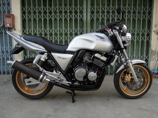 ขายอกไก่ SFถูกๆ700 ท้ายTEC3 กระเป๋าข้าง TEC3 คู่ล่ะ500 ครับ