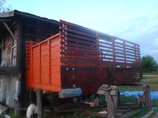 ขายกะบะไม้ กว้าง 2.45 เมตร ยาว 4.50 เมตร สูง 1.70 เมตร