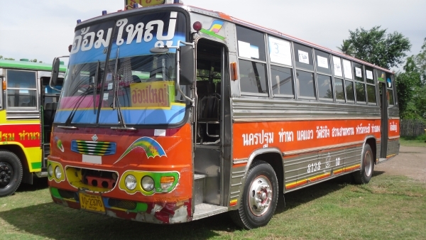 ซื้อ-ขาย แลกเปลียนรถบัสมือสอง (รถแอร์ชั้นเดียวก็มีนะจ๊ะ)และบริการให้เช่ารถแอร์ VIP