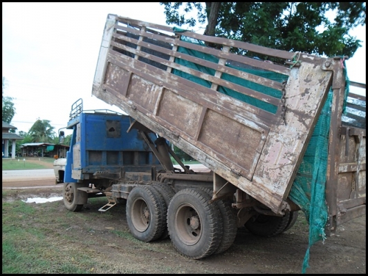 สิบล้อหัวยาวดั้ม เพลาเดียว สภาพดี สวยๆ