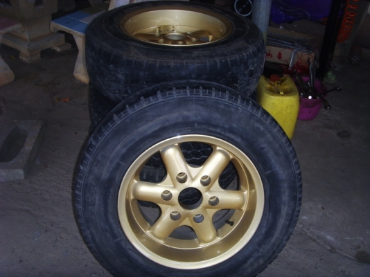 ขายแม็ก กะบะ 6 รู ขอบ 15 สีใหม่ ยางดี ขาย 6500 บาท