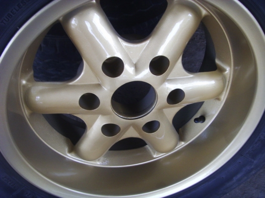 ขายแม็ก กะบะ 6 รู ขอบ 15 สีใหม่ ยางดี ขาย 6500 บาท