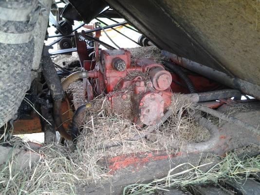 ขายด่วน รถเกี่ยวข้าวปัจจุบันยังใช้งานอยู่ ดูของจริง เกี่ยวจริงได้ที่ลพบุรี