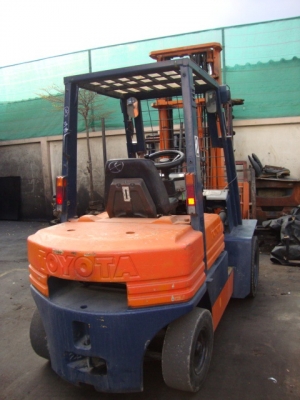 ขายรถโฟล์คลิฟท์ TOYOTA 5FD25 เสาสูง 4 เมตร ล้อหน้าคู่ ฮิ้งโฟล์ค เครื่องยนต์ดีเซล ขายรถโฟล์คลิฟท์ TOYOTA 5FD25 เสาสูง 4 เมตร ล้อหน้าคู่ ฮิ้งโฟล์ค เครื่องยนต์ดีเซล