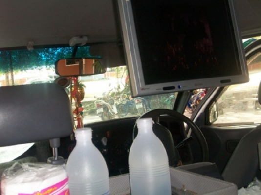 โตโยต้า Comuter หลังคาสูง ช่วงยาว สีขาว ด่วน.... โตโยต้า Comuter หลังคาสูง ช่วงยาว สีขาว ด่วน....