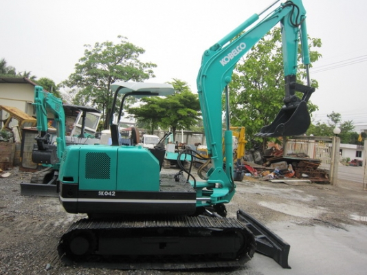 ขาย รถขุดเล็ก KOBELCO รุ่น SK042 แทร็กเหล็ก มือสองญี่ปุ่น
