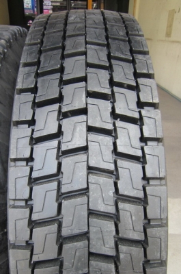 ขายยางเรเดียลหล่อเย็นพรีเคียว โครงสวยมาก เหมือนยางใหม่ ขนาด 11R - 22.5 , 295/80R-22.5 (โครงมิชลิน,บริดจสโตน)