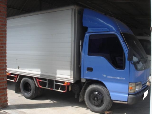 ขาย ISUZU NKR 6ล้อ ช่วงสั้น ตู้แห้งมีประตูข้าง 100แรงม้า ปี 2547