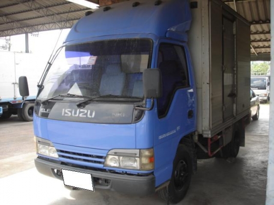 ขาย ISUZU NKR 6ล้อ ช่วงสั้น ตู้แห้งมีประตูข้าง 100แรงม้า ปี 2547