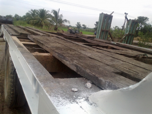 ขายรถสิบล้อท้ายลาด เครื่อง EH 700 ปั๊มลม พาวเวอร์ ขายรถสิบล้อท้ายลาด เครื่อง EH 700 ปั๊มลม พาวเวอร์