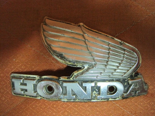 โลโกติดถัง ฮอนด้า ปีกนก(มีขางเดียวครับ) โลโกติดถัง ฮอนด้า ปีกนก(มีขางเดียวครับ)