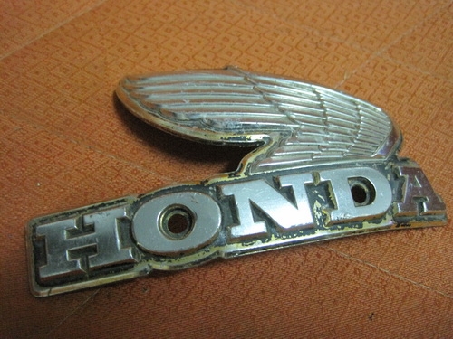 โลโกติดถัง ฮอนด้า ปีกนก(มีขางเดียวครับ) โลโกติดถัง ฮอนด้า ปีกนก(มีขางเดียวครับ)