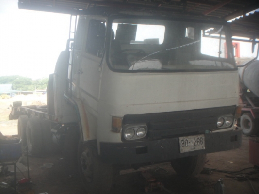 รถบรรทุกเทลเลอร์ 10 ล้อ NISSAN UD 230 รถบรรทุกเทลเลอร์ 10 ล้อ NISSAN UD 230