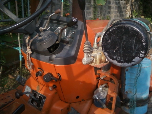 ขายรถไถ KUBOTA L1-33 ขนาด33แรง 2เพลา พร้อมดันหน้า