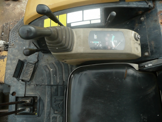 CAT 303CR ปี2001 เก่านอก สามเดือน