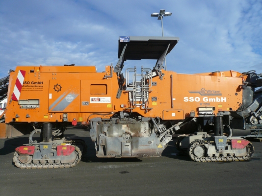 WIRTGEN  W 2200  SN  08210351