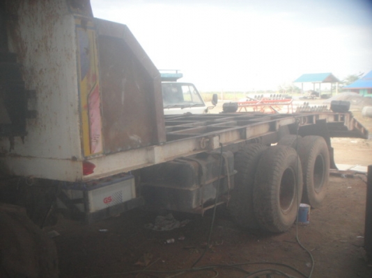 รถบรรทุกเทลเลอร์ 10 ล้อ NISSAN UD 230