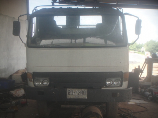 รถบรรทุกเทลเลอร์ 10 ล้อ NISSAN UD 230