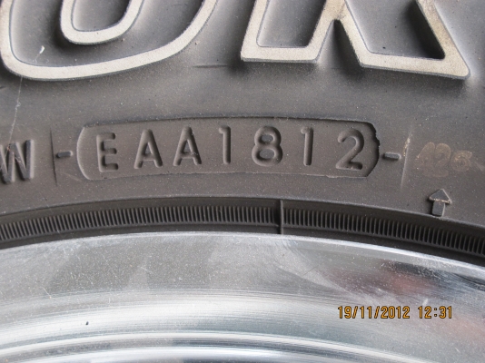 แม็ก+ยางเกือบใหม่กิ๊บๆๆๆๆๆๆ  ใส่ได้ 2เดือน      081-2862405 วุธ