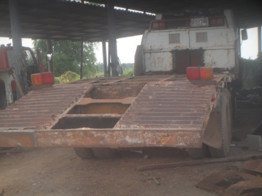 รถบรรทุกเทลเลอร์ 10 ล้อ NISSAN UD 230