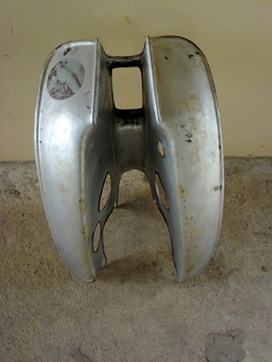 ขายแล้ว คุณ บัญชา ฉะเชิงเทรา รับไป ...บังลม เหล็ก แท้ ใส่รถโบราณ เช่นตระกลู HONDA-C ยามาฮ่า