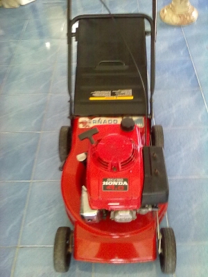 เครื่องตัดหญ้า HONDA มีที่เก็บหญ้า สภาพ 90\%