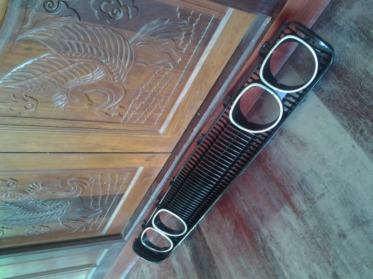 JOECLASSIC  ขายกระจังหน้าแว่นพร้อมแว่นไฟสภาพดี..ด่วนๆโทรสอบฤามได้เลย