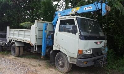 รถฮีโน่ 6 ล้อ เครน 2.5 ครึง  KM779   167 แรงม้า